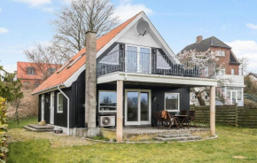 3 Bedroom Stunning Home In Faxe Ladeplads in Faxe Ladeplads